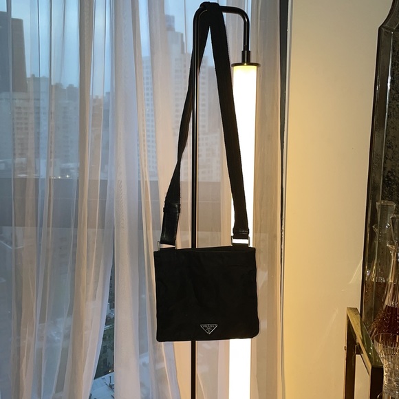 Authentic Vintage Prada Black Tessuto Crossbody Bag🖤 - Picture 2 of 10
